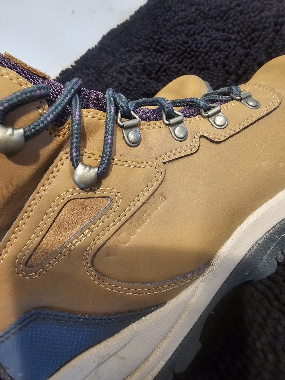Columbia Tan Hiking Shoe with Purple Accents